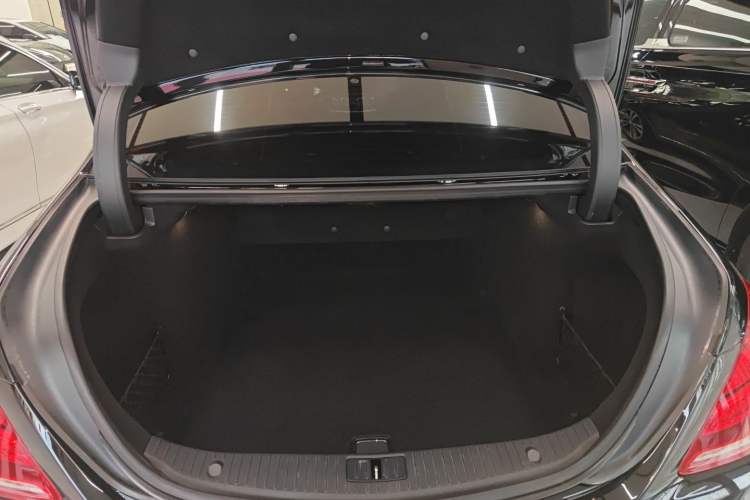 Used Mercedes-Benz Maybach S-Class 2015 S 400 4MATIC Trunk