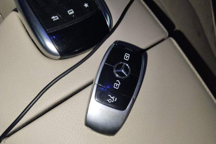 Used Mercedes-Benz Maybach S-Class 2015 S 400 4MATIC Vehicle Key
