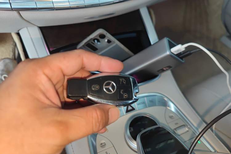 Used Mercedes-Benz Maybach S-Class 2015 S 400 4MATIC Vehicle Key
