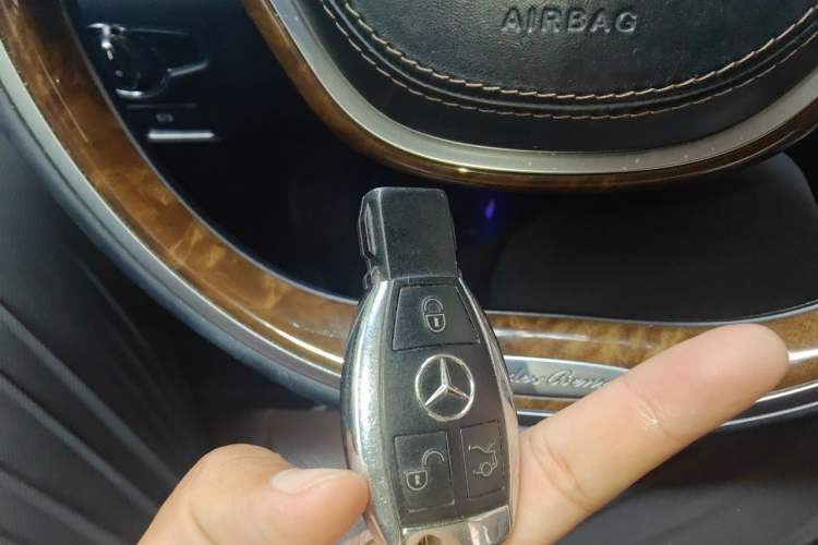 Used Mercedes-Benz Maybach S-Class 2015 S 400 4MATIC Vehicle Key