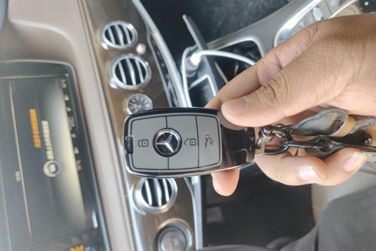 Used Mercedes-Benz Maybach S-Class 2015 S 400 4MATIC Vehicle Key