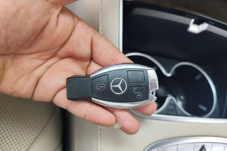 Used Mercedes-Benz Maybach S-Class 2015 S 400 4MATIC Vehicle Key