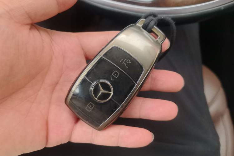 Used Mercedes-Benz Maybach S-Class 2015 S 400 4MATIC Vehicle Key
