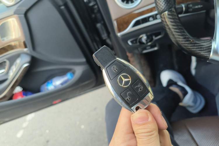 Used Mercedes-Benz Maybach S-Class 2015 S 400 4MATIC Vehicle Key