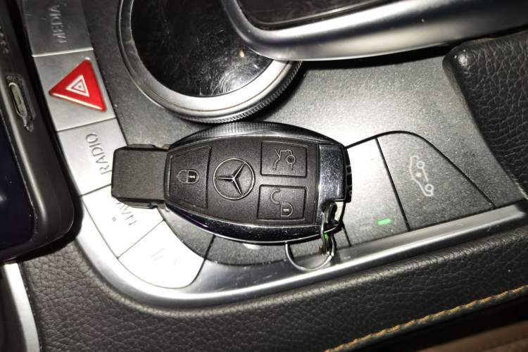 Used Mercedes-Benz Maybach S-Class 2015 S 400 4MATIC Vehicle Key