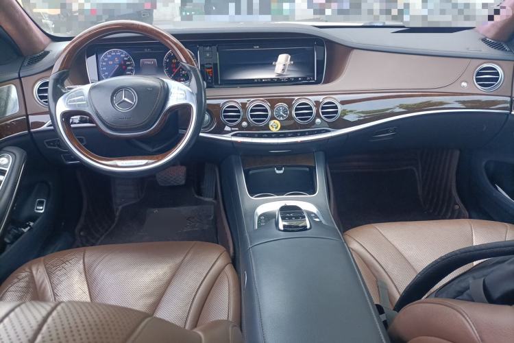 Used Mercedes-Benz Maybach S-Class 2015 S 400 4MATIC Center Console