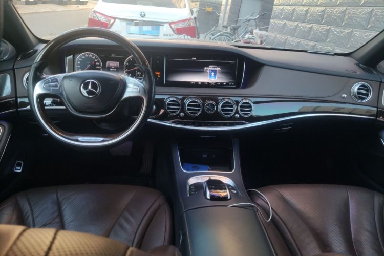 Used Mercedes-Benz Maybach S-Class 2015 S 400 4MATIC Center Console