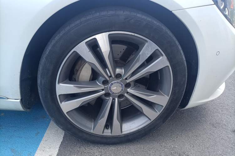 Used Mercedes-Benz Maybach S-Class 2015 S 400 4MATIC Right Front Wheel Hub