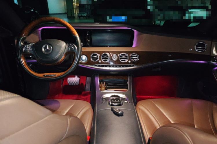 Used Mercedes-Benz Maybach S-Class 2015 S 400 4MATIC Center Console