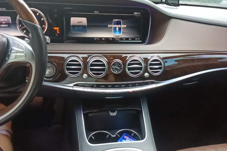Used Mercedes-Benz Maybach S-Class 2016 S 400 4MATIC Audio And AC Panel