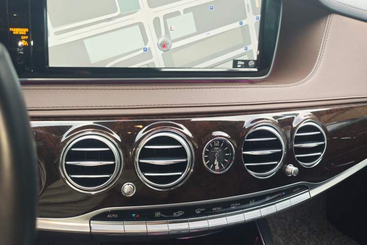 Used Mercedes-Benz Maybach S-Class 2016 S 400 4MATIC Audio And AC Panel