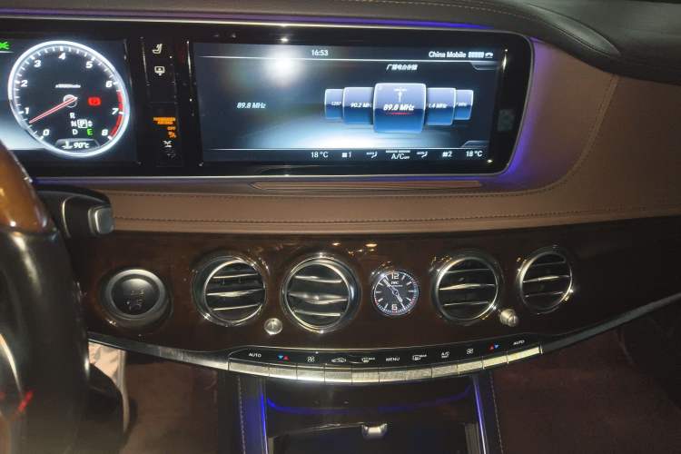 Used Mercedes-Benz Maybach S-Class 2016 S 400 4MATIC Audio And AC Panel