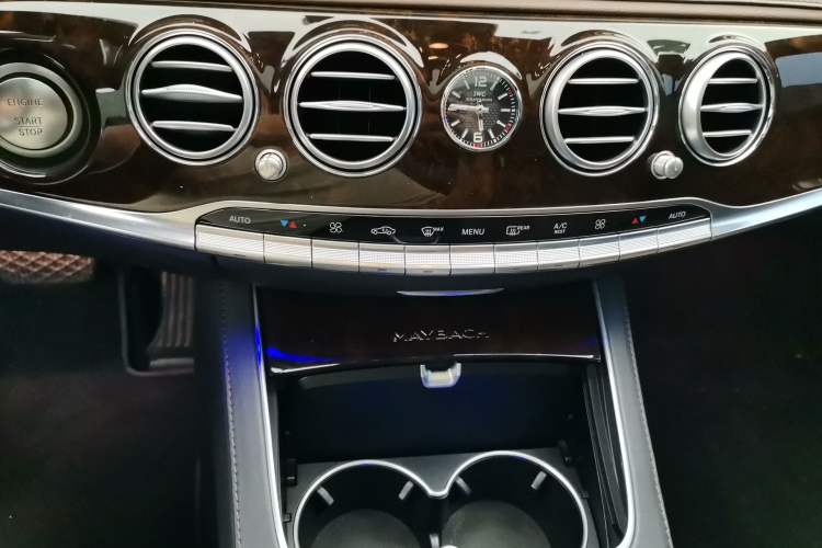 Used Mercedes-Benz Maybach S-Class 2016 S 400 4MATIC Audio And AC Panel
