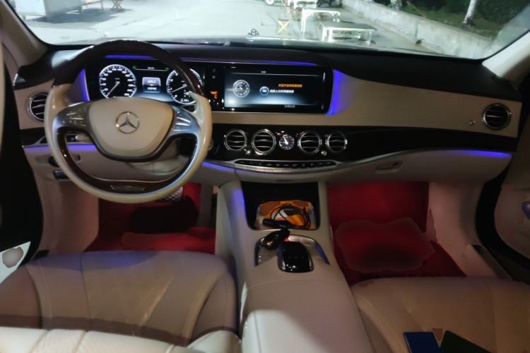 Used Mercedes-Benz Maybach S-Class 2016 S 400 4MATIC Center Console