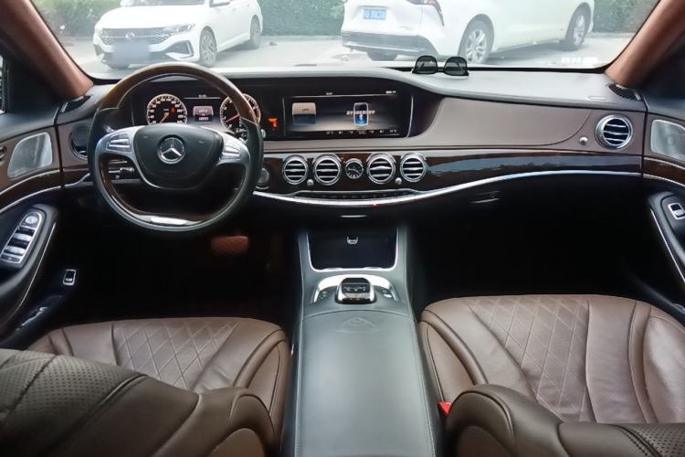 Used Mercedes-Benz Maybach S-Class 2016 S 400 4MATIC Center Console