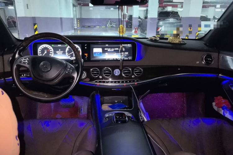 Used Mercedes-Benz Maybach S-Class 2016 S 400 4MATIC Center Console
