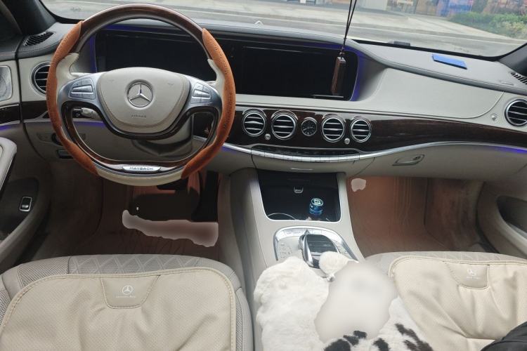 Used Mercedes-Benz Maybach S-Class 2016 S 400 4MATIC Center Console