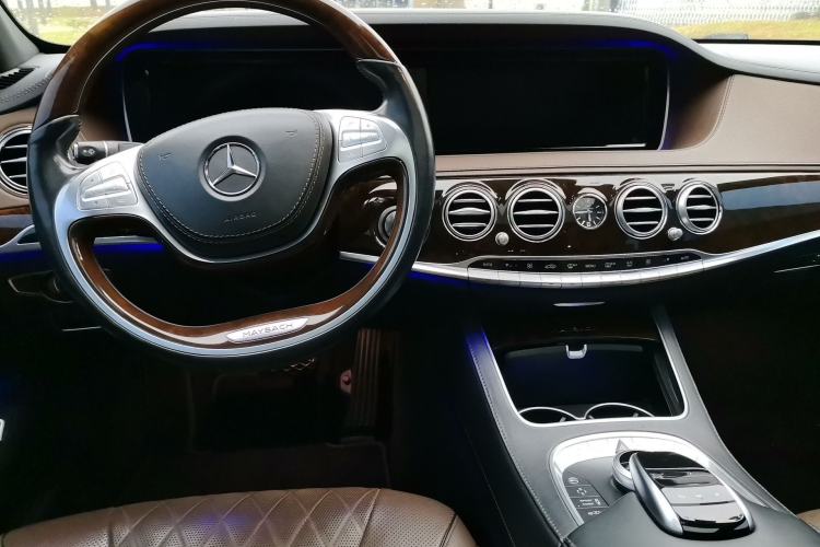 Used Mercedes-Benz Maybach S-Class 2016 S 400 4MATIC Center Console