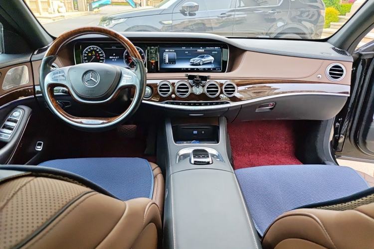 Used Mercedes-Benz Maybach S-Class 2016 S 400 4MATIC Center Console