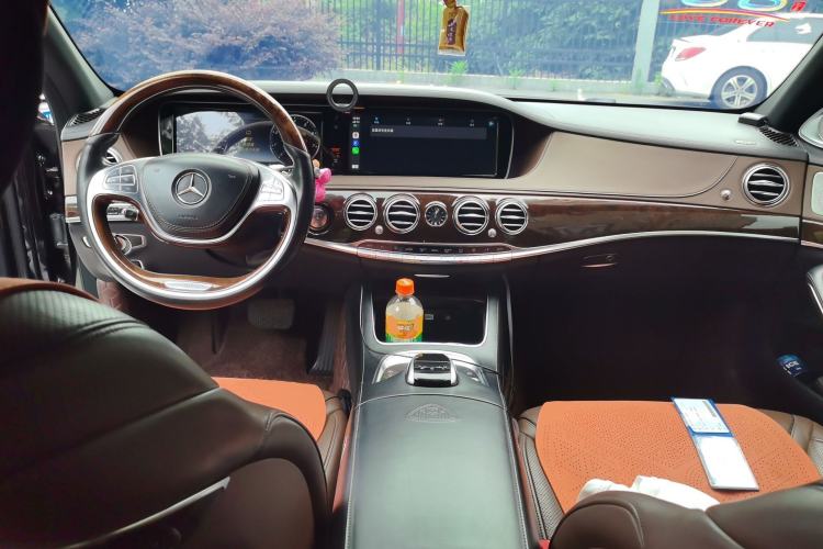 Used Mercedes-Benz Maybach S-Class 2016 S 400 4MATIC Center Console