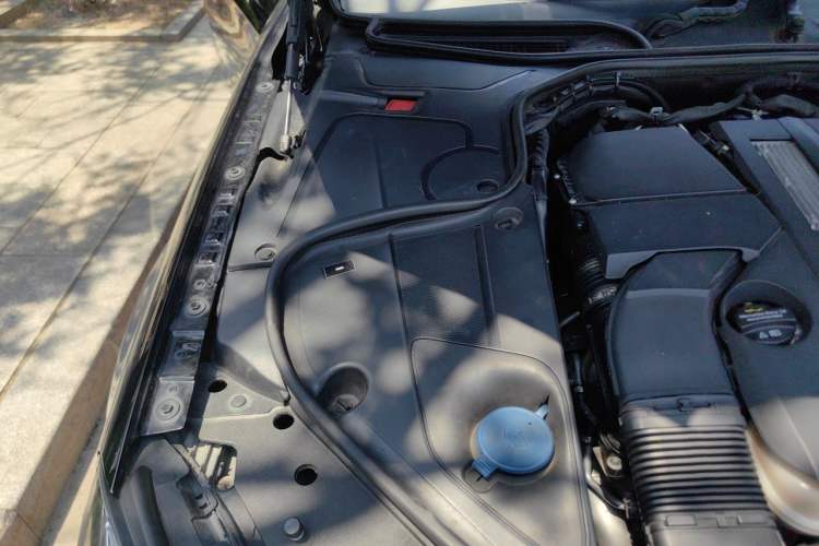 Used Mercedes-Benz Maybach S-Class 2016 S 400 4MATIC Engine Bay Right