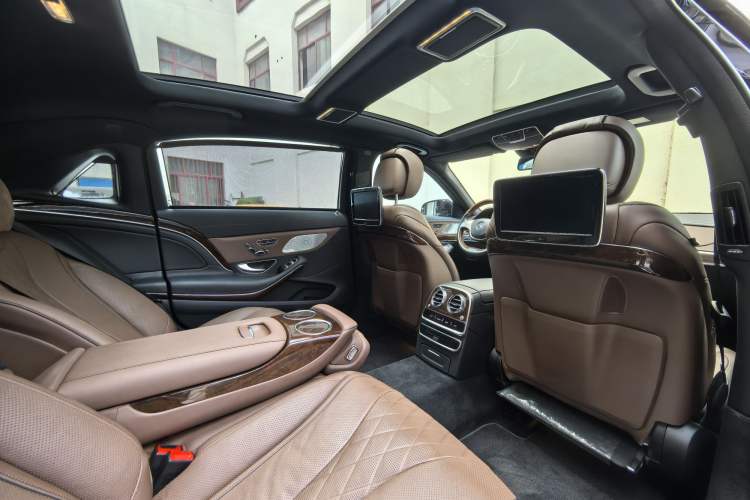 Used Mercedes-Benz Maybach S-Class 2016 S 400 4MATIC Interior 10