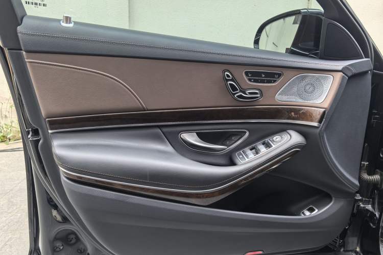 Used Mercedes-Benz Maybach S-Class 2016 S 400 4MATIC Interior 12