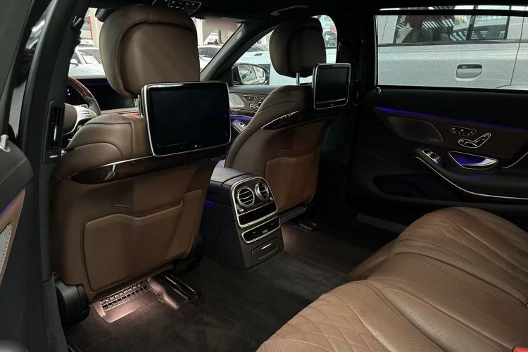 Used Mercedes-Benz Maybach S-Class 2016 S 400 4MATIC Interior 3