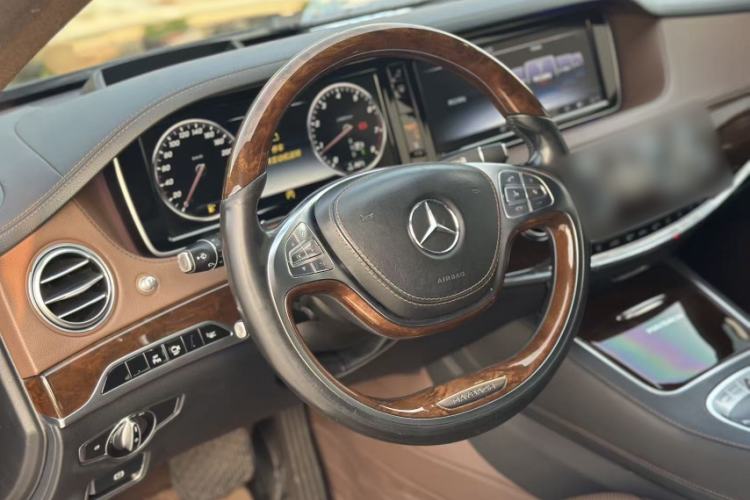 Used Mercedes-Benz Maybach S-Class 2016 S 400 4MATIC Interior 3