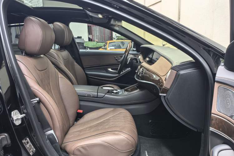Used Mercedes-Benz Maybach S-Class 2016 S 400 4MATIC Interior 9