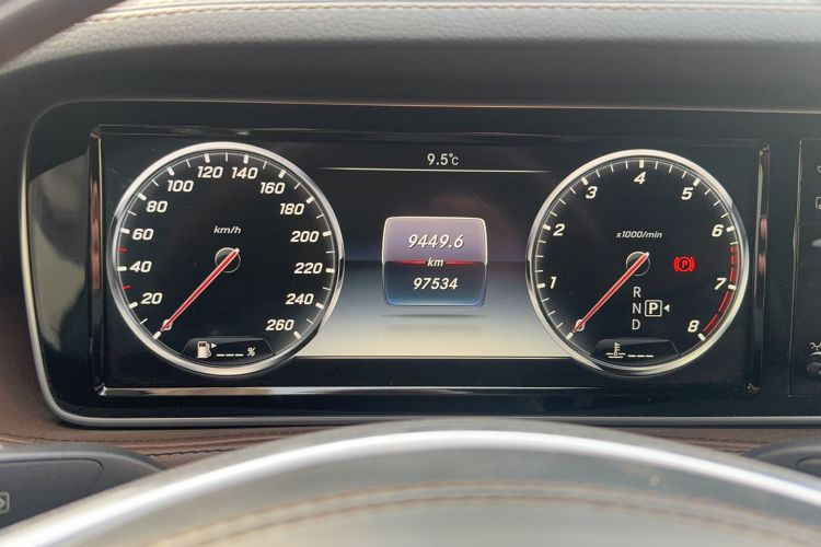 Used Mercedes-Benz Maybach S-Class 2016 S 400 4MATIC Odometer Close Up