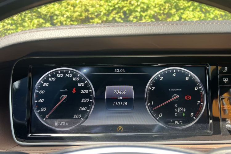 Used Mercedes-Benz Maybach S-Class 2016 S 400 4MATIC Odometer Close Up
