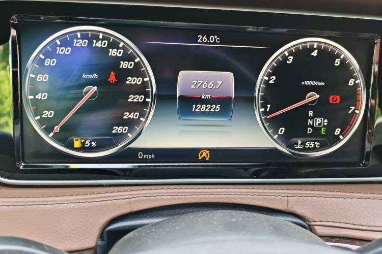 Used Mercedes-Benz Maybach S-Class 2016 S 400 4MATIC Odometer Close Up