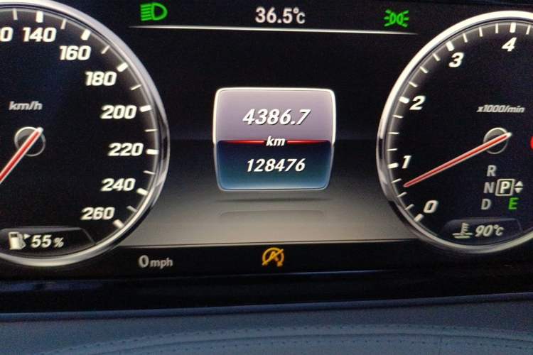 Used Mercedes-Benz Maybach S-Class 2016 S 400 4MATIC Odometer Close Up