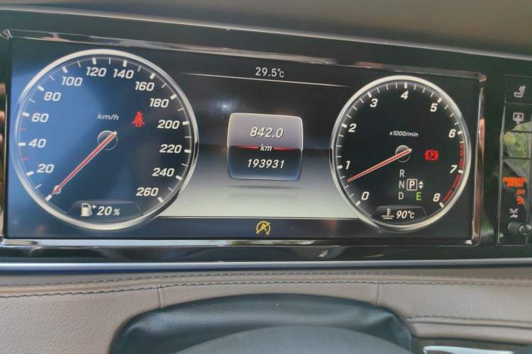 Used Mercedes-Benz Maybach S-Class 2016 S 400 4MATIC Odometer Close Up