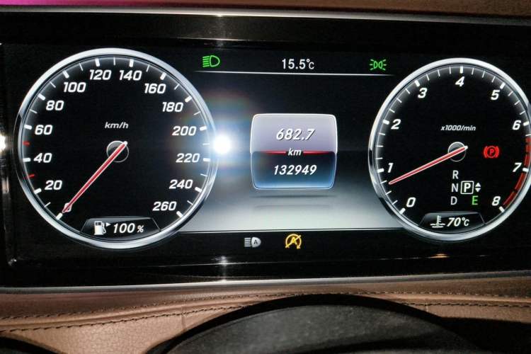 Used Mercedes-Benz Maybach S-Class 2016 S 400 4MATIC Odometer Close Up