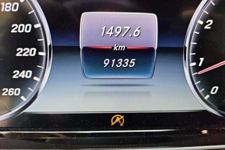 Used Mercedes-Benz Maybach S-Class 2016 S 400 4MATIC Odometer Close Up