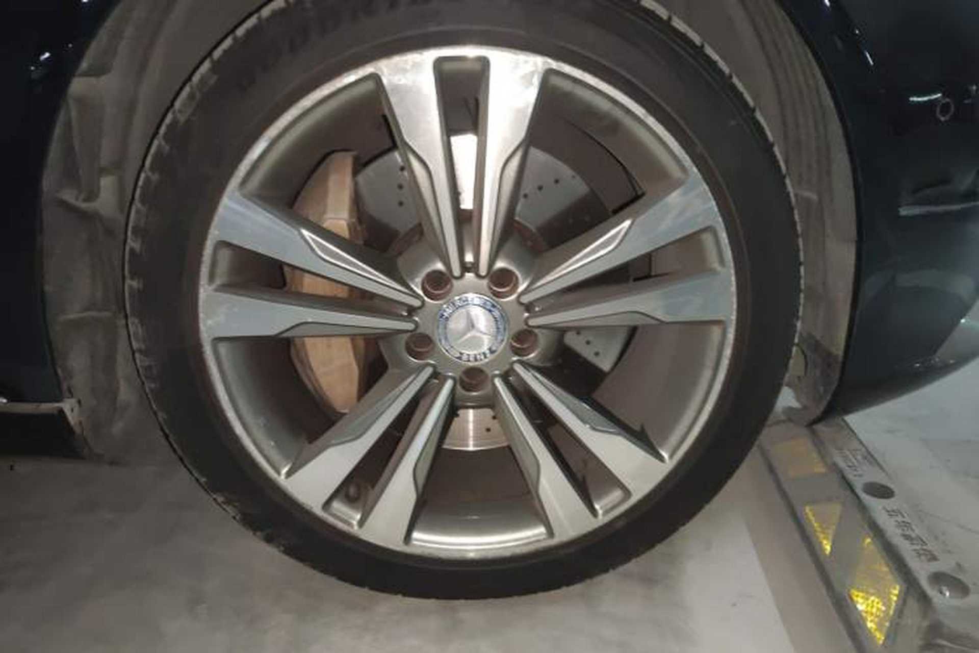 Used Mercedes-Benz Maybach S-Class 2016 S 400 4MATIC Right Front Wheel Hub