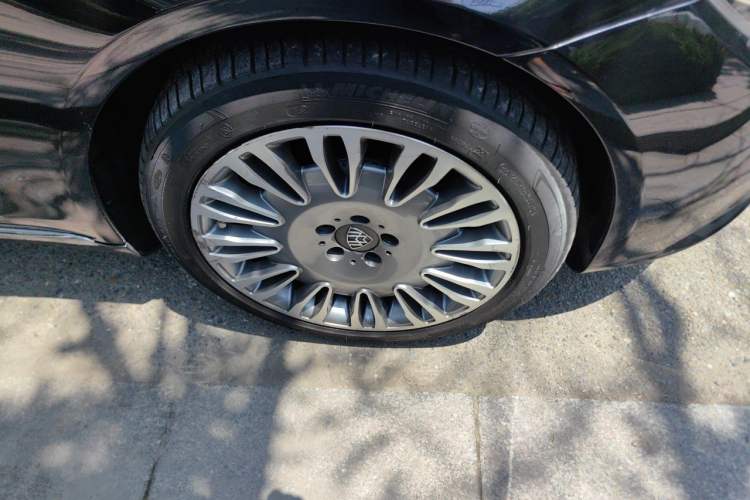 Used Mercedes-Benz Maybach S-Class 2016 S 400 4MATIC Right Front Wheel Hub
