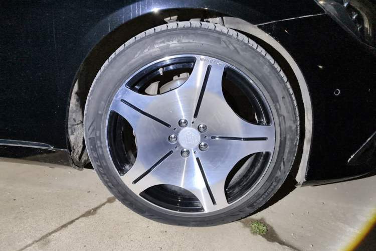 Used Mercedes-Benz Maybach S-Class 2016 S 400 4MATIC Right Front Wheel Hub