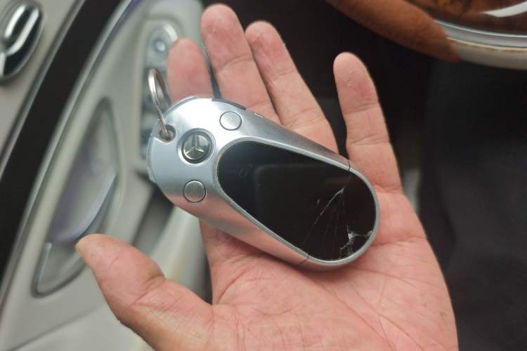 Used Mercedes-Benz Maybach S-Class 2016 S 400 4MATIC Vehicle Key