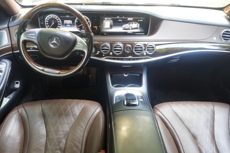 Used Mercedes-Benz Maybach S-Class 2016 S 400 4MATIC Center Console