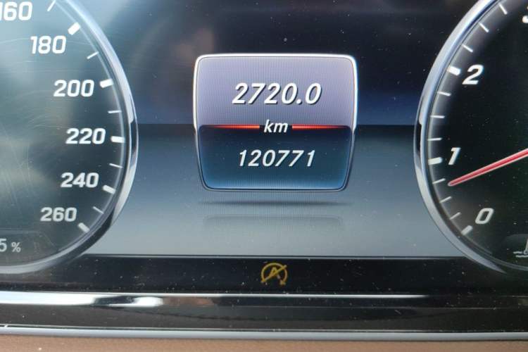 Used Mercedes-Benz Maybach S-Class 2016 S 400 4MATIC Odometer Close Up