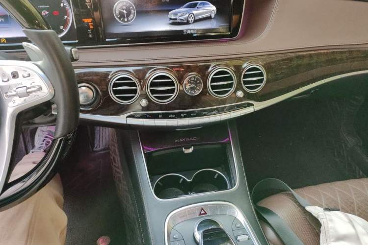 Used Mercedes-Benz Maybach S-Class 2017 S 400 4MATIC Audio And AC Panel