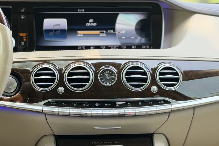 Used Mercedes-Benz Maybach S-Class 2017 S 500 4MATIC Audio And AC Panel