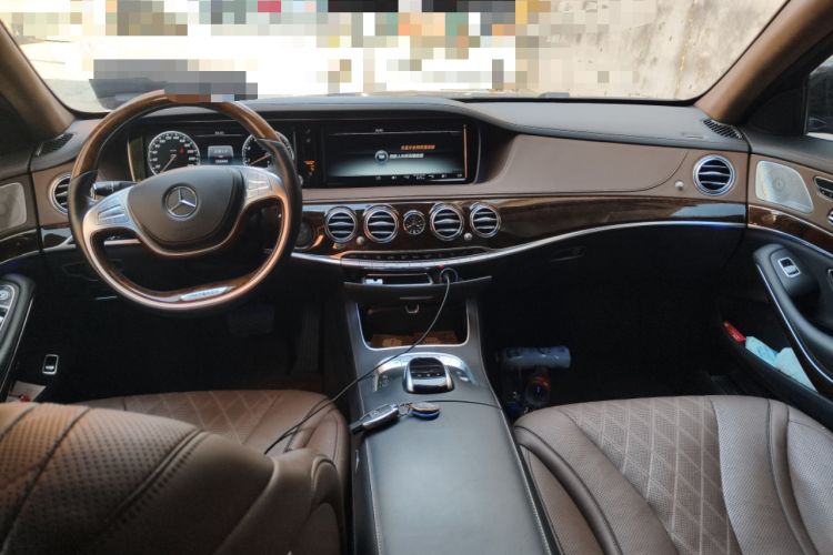 Used Mercedes-Benz Maybach S-Class 2017 S 400 4MATIC Center Console