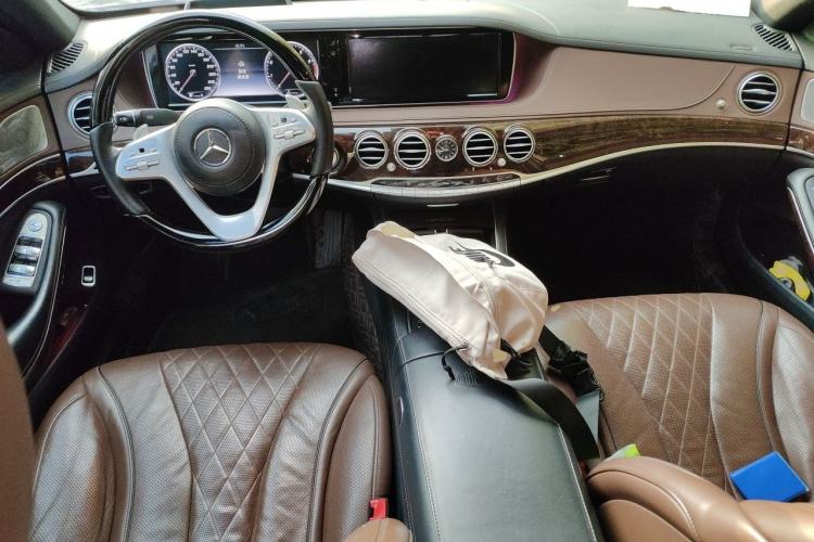 Used Mercedes-Benz Maybach S-Class 2017 S 400 4MATIC Center Console