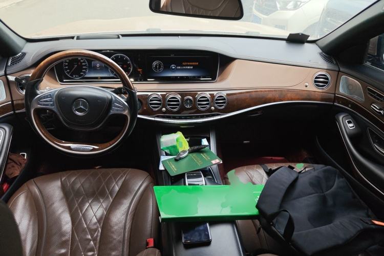 Used Mercedes-Benz Maybach S-Class 2017 S 400 4MATIC Center Console