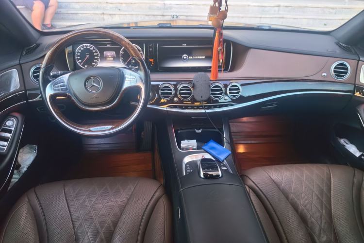 Used Mercedes-Benz Maybach S-Class  Center Console