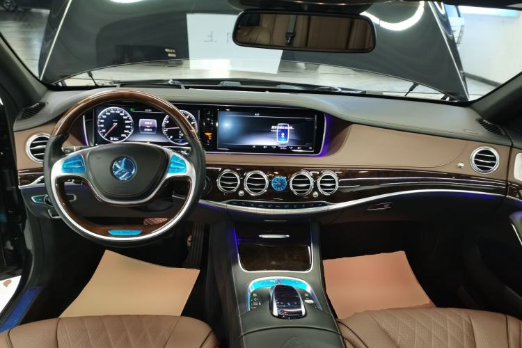 Used Mercedes-Benz Maybach S-Class 2017 S 400 4MATIC Center Console